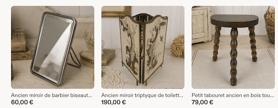 Trois objets chinés sur la boutique Etsy BrocantenFrance : un ancien miroir de barbier, un miroir triptyque de toilette et un petit tabouret ancien en bois tourné