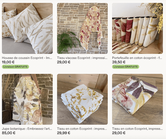 Six pièces textiles en écoprint de la boutique Etsy Thailleuse Botanic : housse de coussin, foulard en viscose, portefeuilles en coton, jupe botanique et tissus imprimés de feuilles et de fleurs