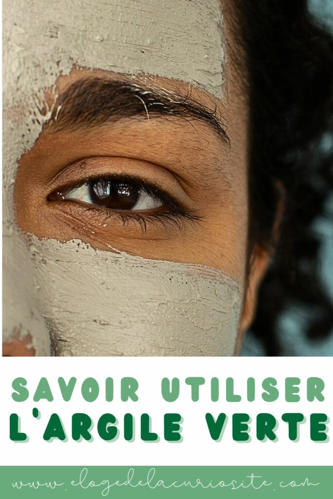Femme portant un masque d'argile sur le visage. Savoir utiliser l'argile verte : masque, cataplasme, cheveux et précautions. Argile verte, illite ou montmorillonite : ce ne sont pas les mêmes minéraux, et ça change tout. Ma recette de masque pour peau grasse, la méthode du cataplasme, l'usage sur cheveux gras, et ce que disent vraiment l'ANSES et l'ANSM sur l'argile à boire.